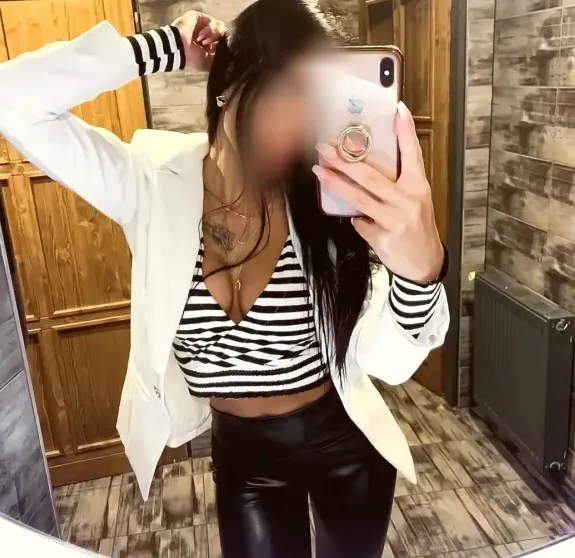 Annika, 34