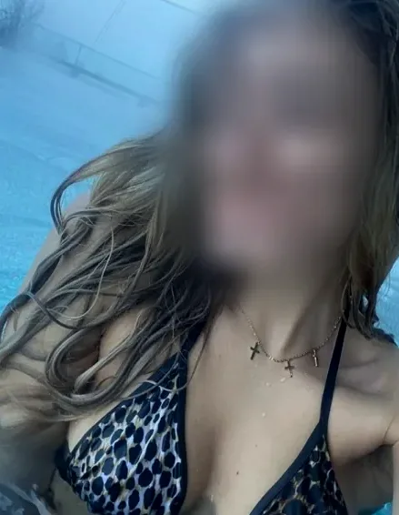 Esra, 28