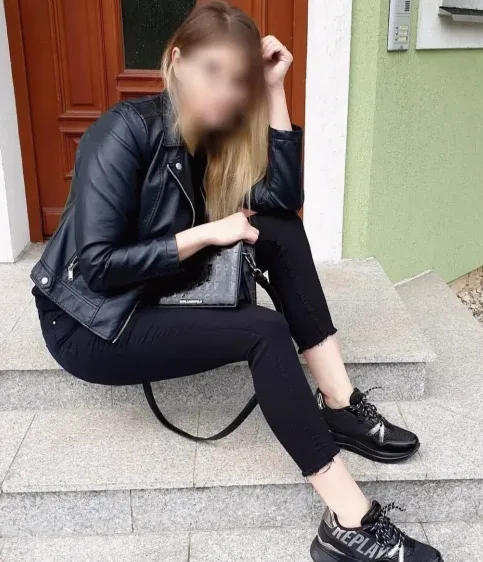 Jasmin, 37