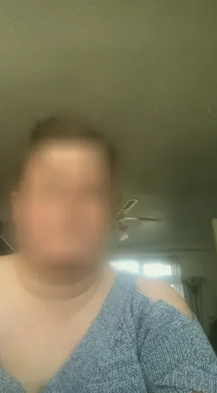 Pia, 28