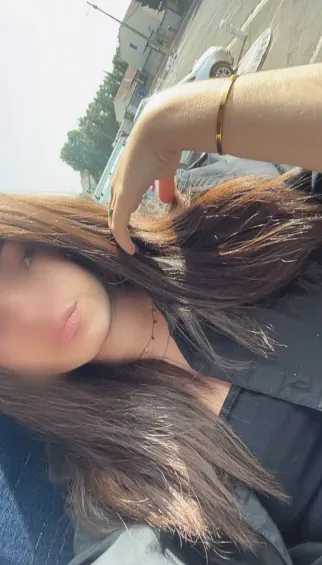 Sandra, 18