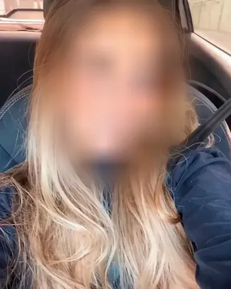 Simone, 27