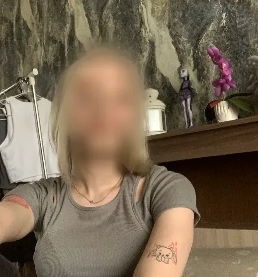 Yasmin, 19