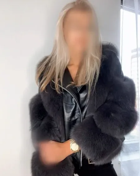 Yvonne, 28